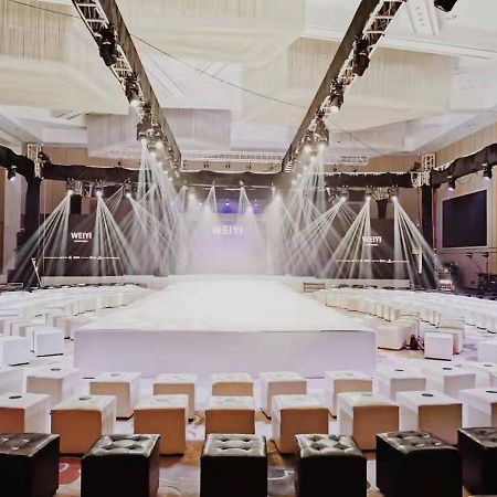 Howard Johnson Xiangyu Plaza Linyi Linyi  Bagian luar foto