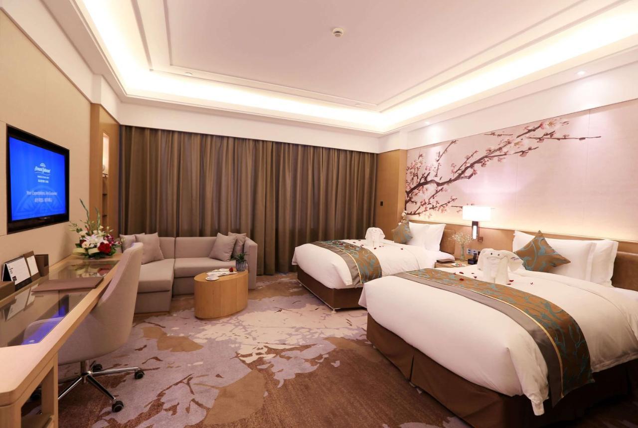 Howard Johnson Xiangyu Plaza Linyi Linyi  Bagian luar foto