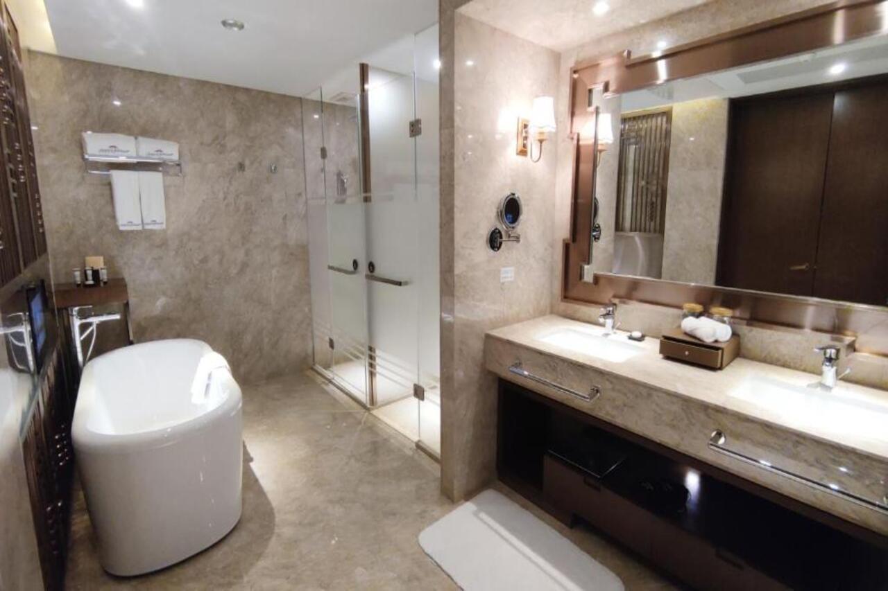 Howard Johnson Xiangyu Plaza Linyi Linyi  Bagian luar foto