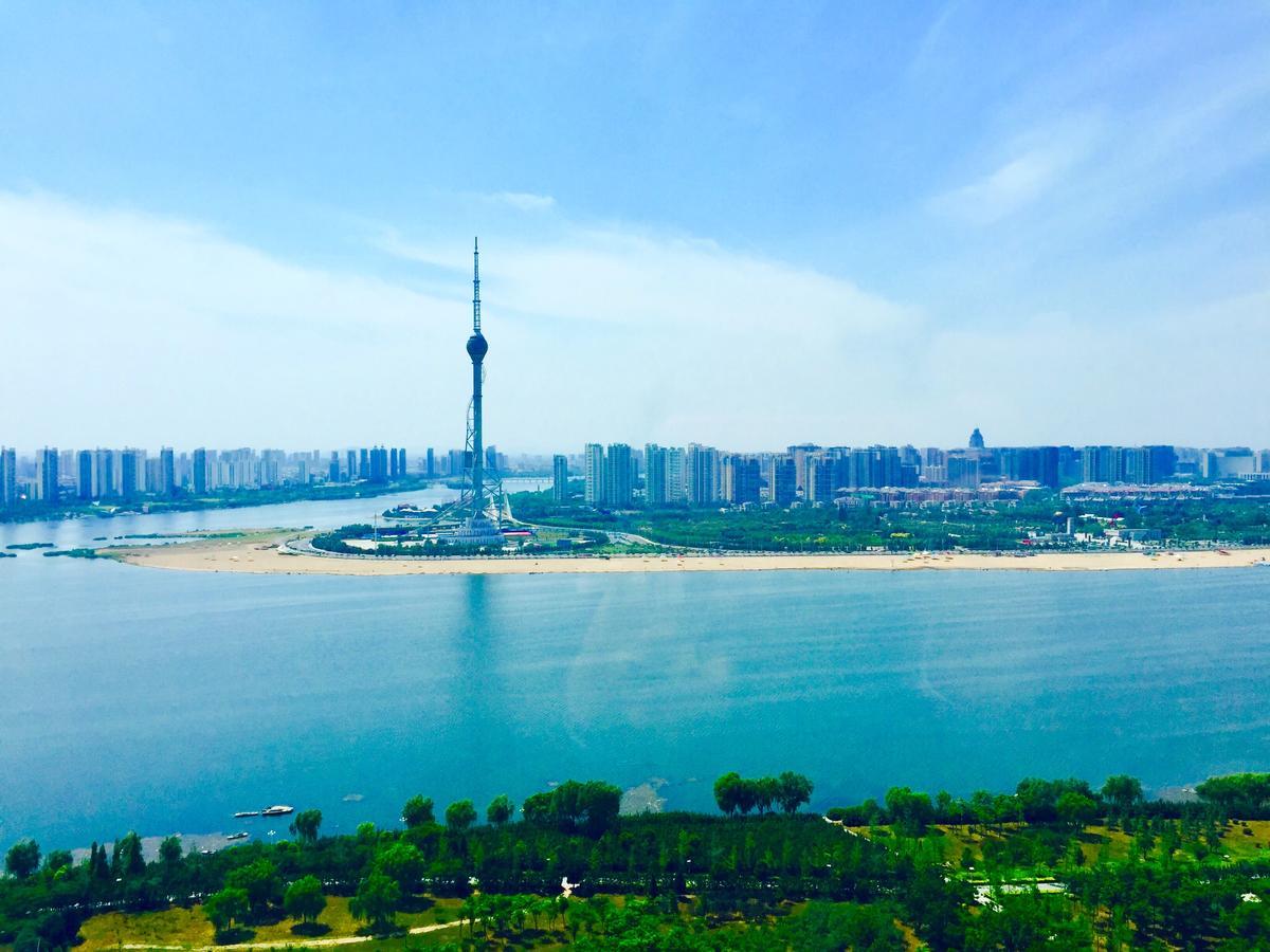 Howard Johnson Xiangyu Plaza Linyi Linyi  Bagian luar foto