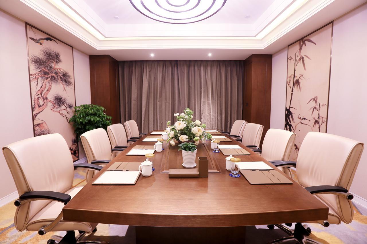 Howard Johnson Xiangyu Plaza Linyi Linyi  Bagian luar foto