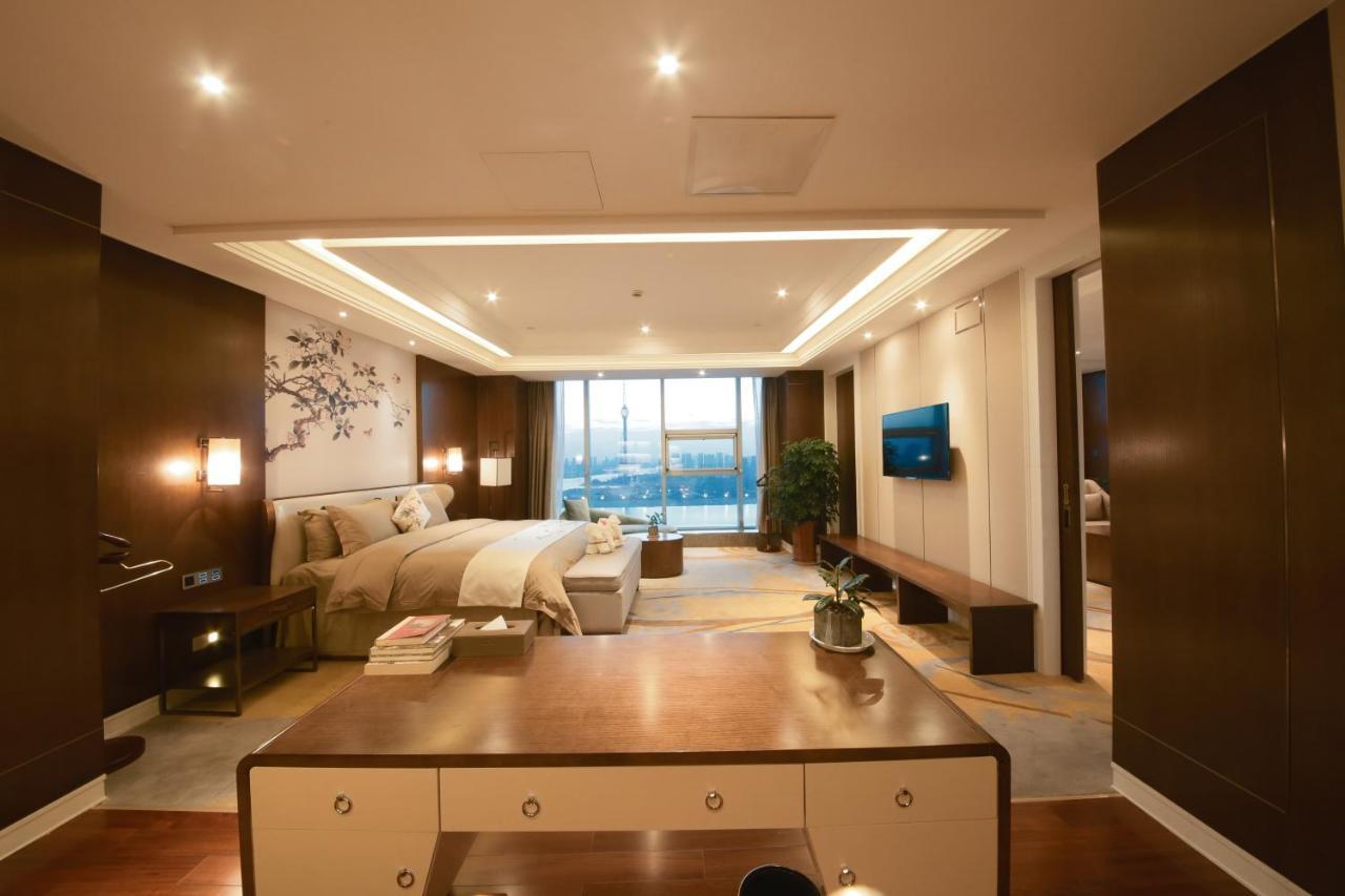 Howard Johnson Xiangyu Plaza Linyi Linyi  Bagian luar foto