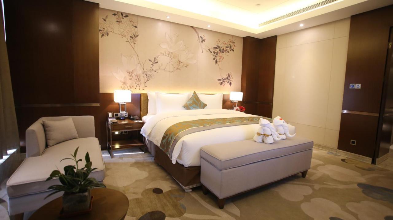 Howard Johnson Xiangyu Plaza Linyi Linyi  Bagian luar foto