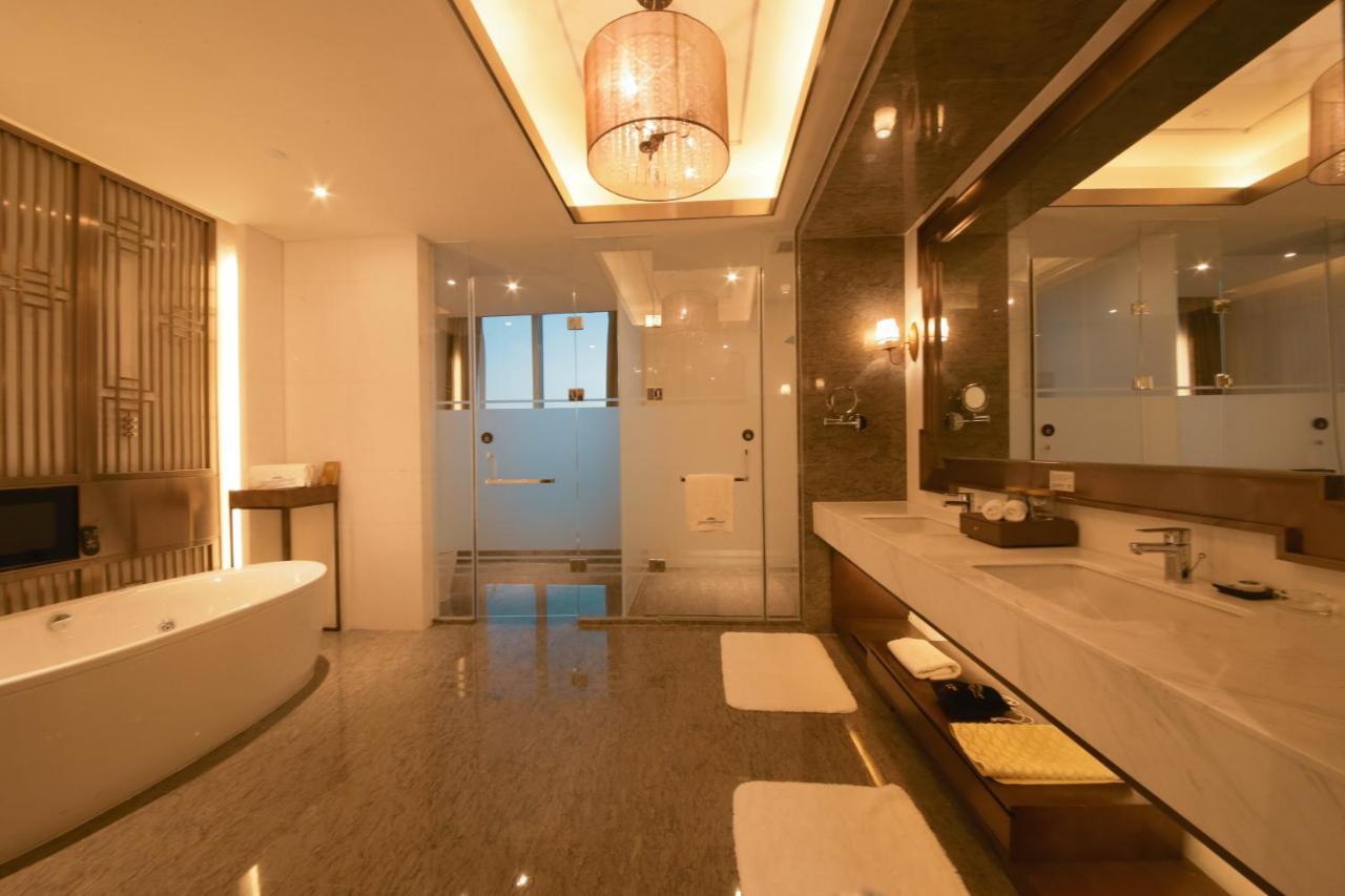 Howard Johnson Xiangyu Plaza Linyi Linyi  Bagian luar foto
